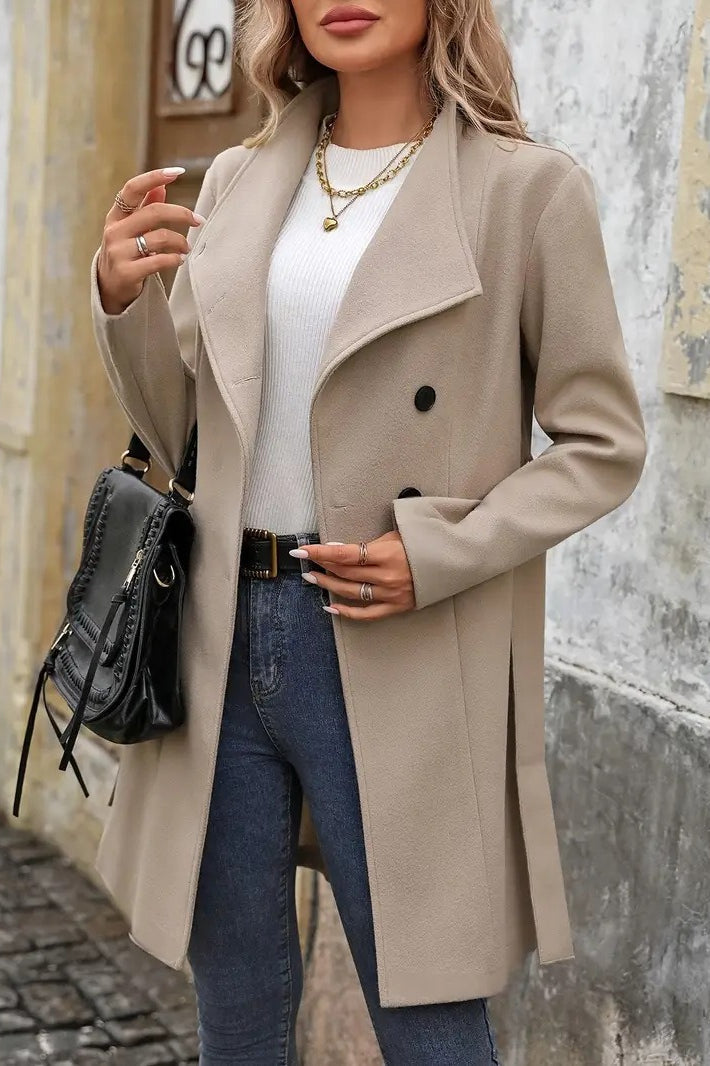 Effortlessly Elegant Coat with a Timeless Design
