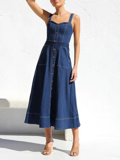 Beautifully Crafted Dress in a Classic Style