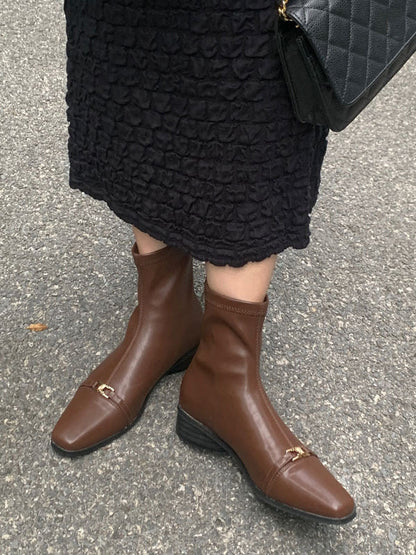 Polished Boots with an Effortless Classic Look