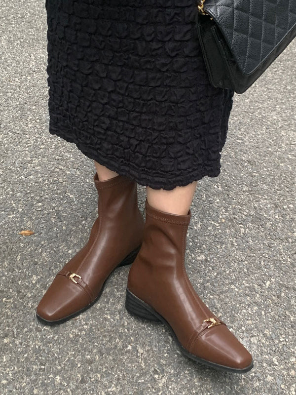 Polished Boots with an Effortless Classic Look