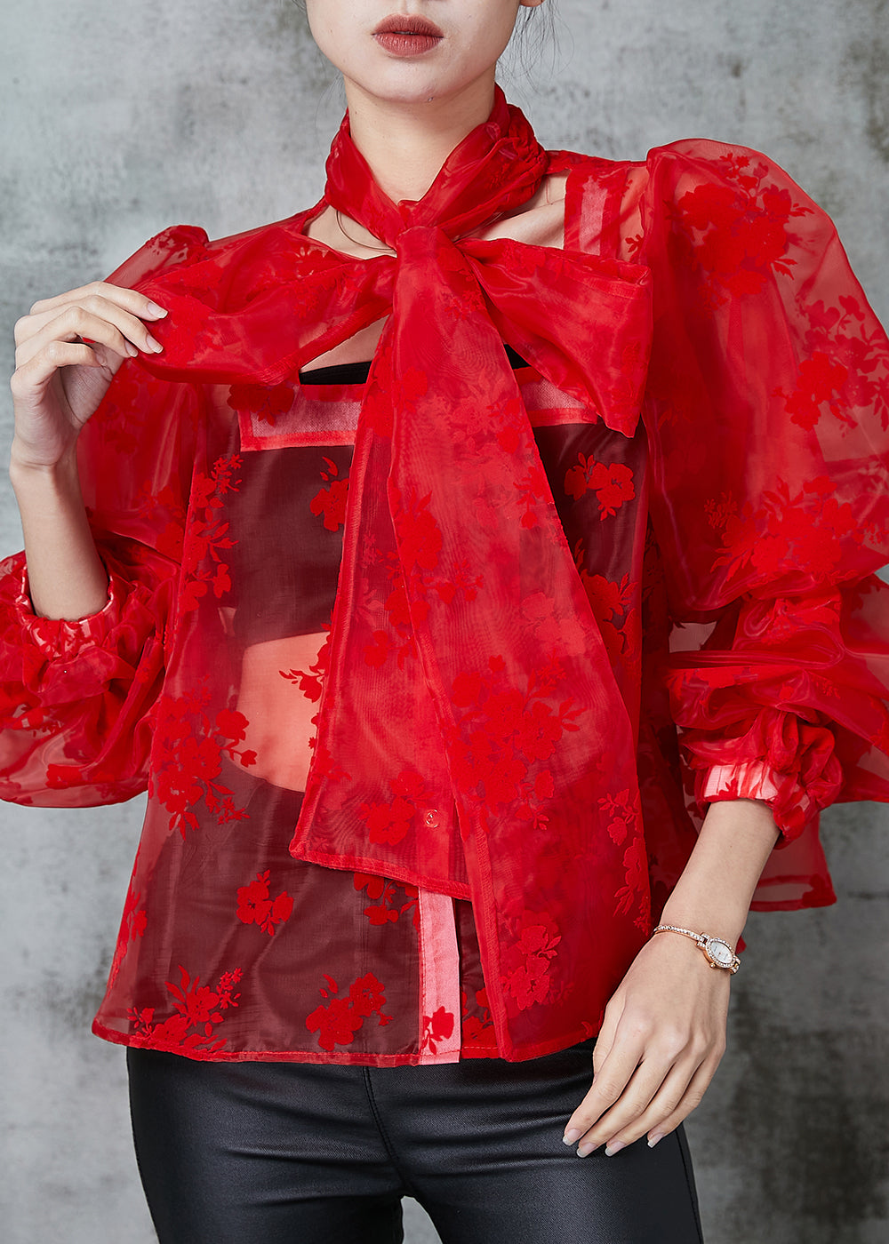 Effortlessly Elegant Blouse with a Timeless Design