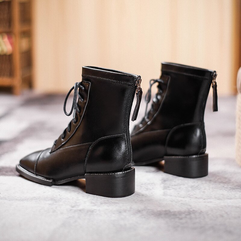 Polished Boots with an Effortless Classic Look