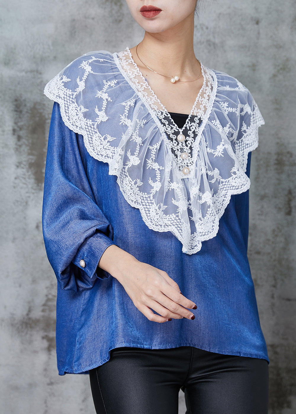 Well Tailored Shirt with a Graceful Silhouette
