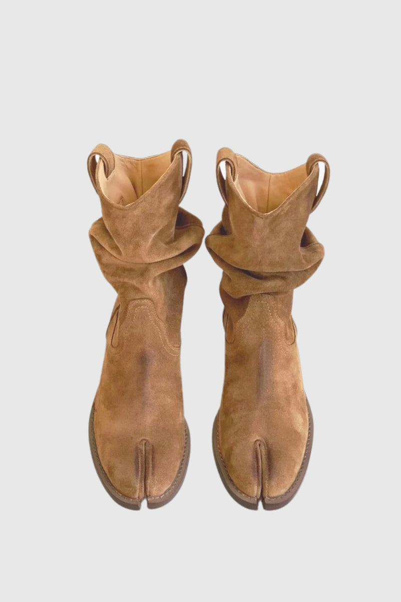 Well Tailored Boots with a Graceful Silhouette