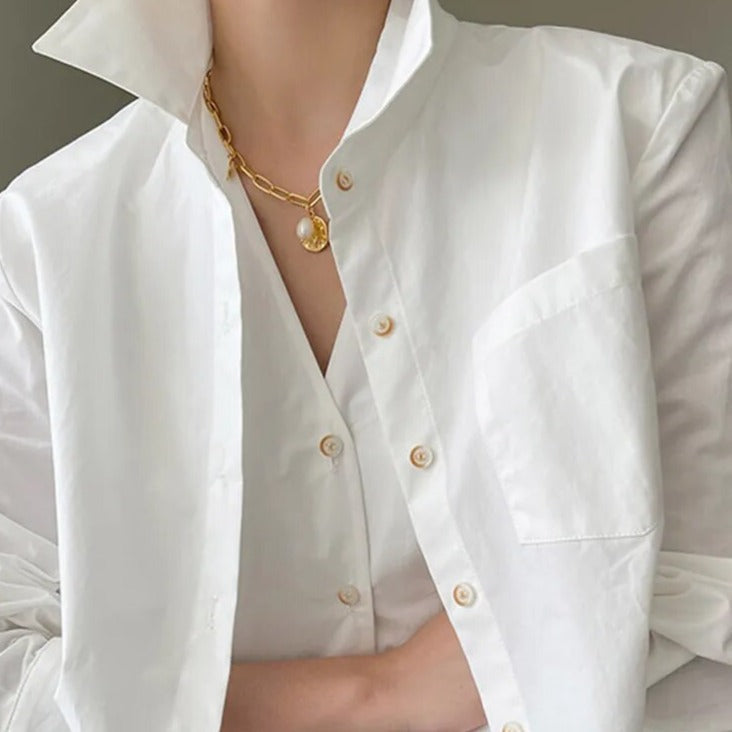 Well Tailored Shirt with a Graceful Silhouette
