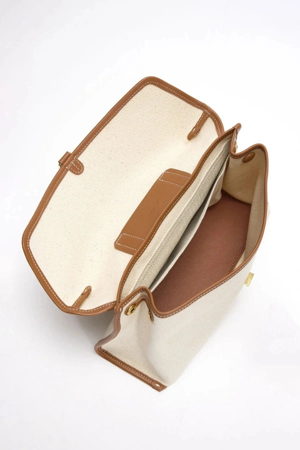 Effortlessly Elegant Bag with a Timeless Design