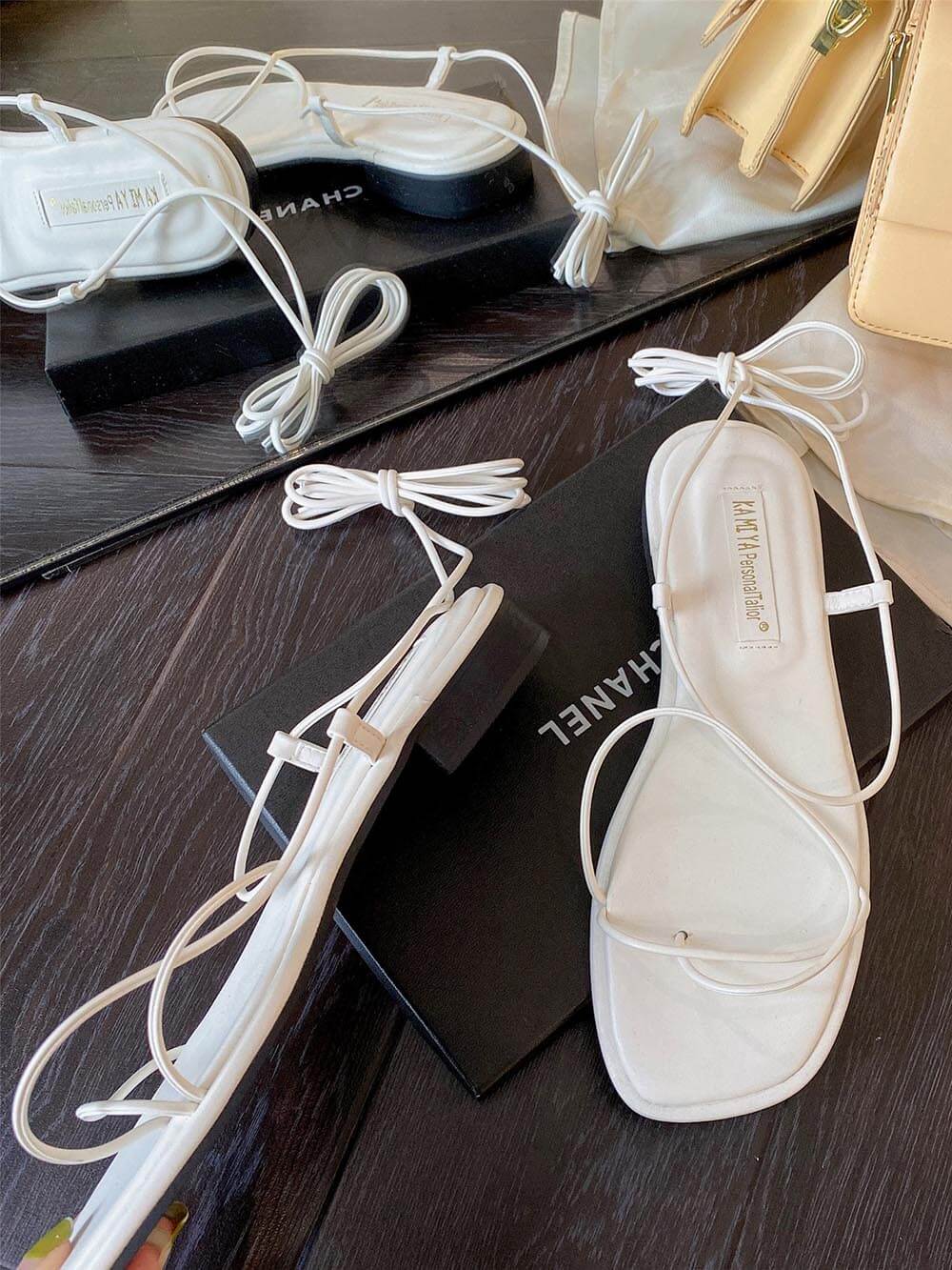 Effortlessly Elegant Sandals with a Timeless Design