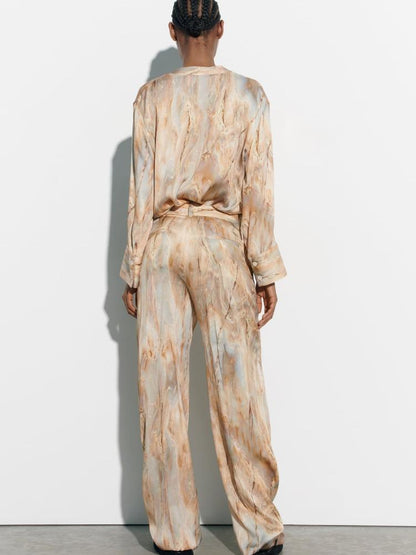 Sophisticated Garment with a Clean Classic Look