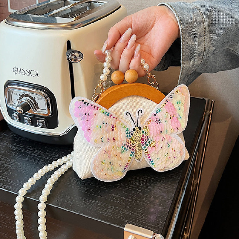 Gracefully Styled Bag for Any Occasion