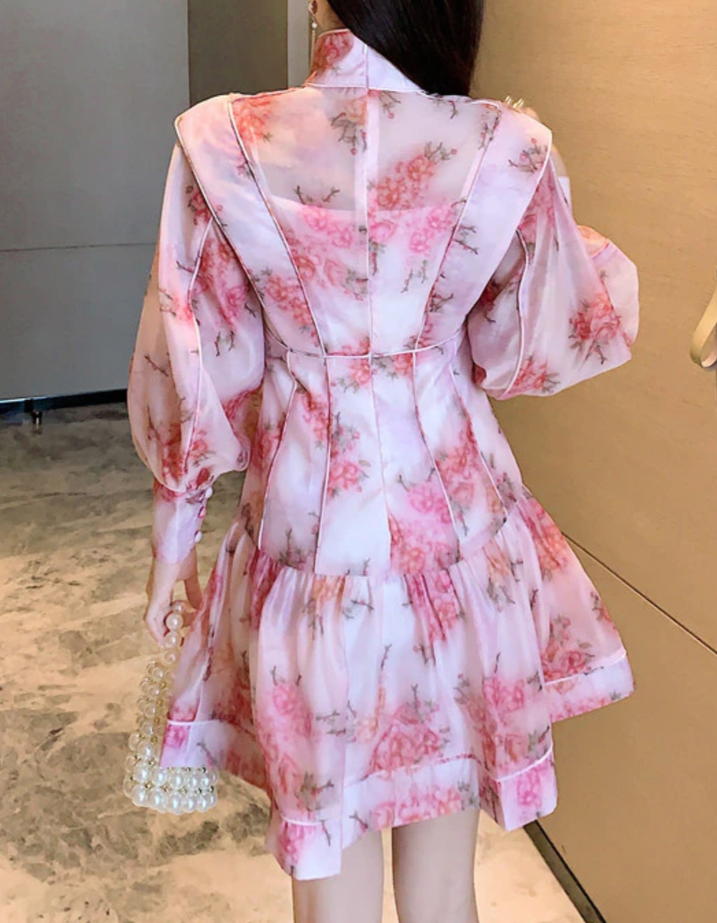 Well Tailored Dress with a Graceful Silhouette