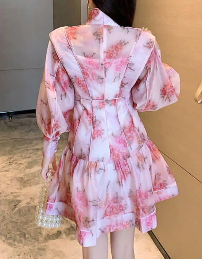 Well Tailored Dress with a Graceful Silhouette