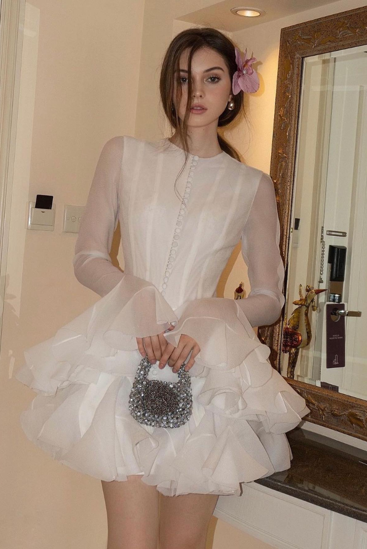 Beautifully Crafted Dress in a Classic Style