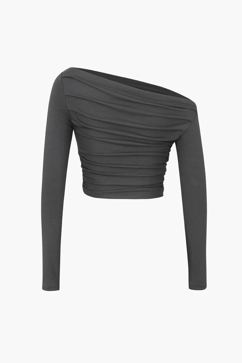 Well Tailored Top with a Graceful Silhouette