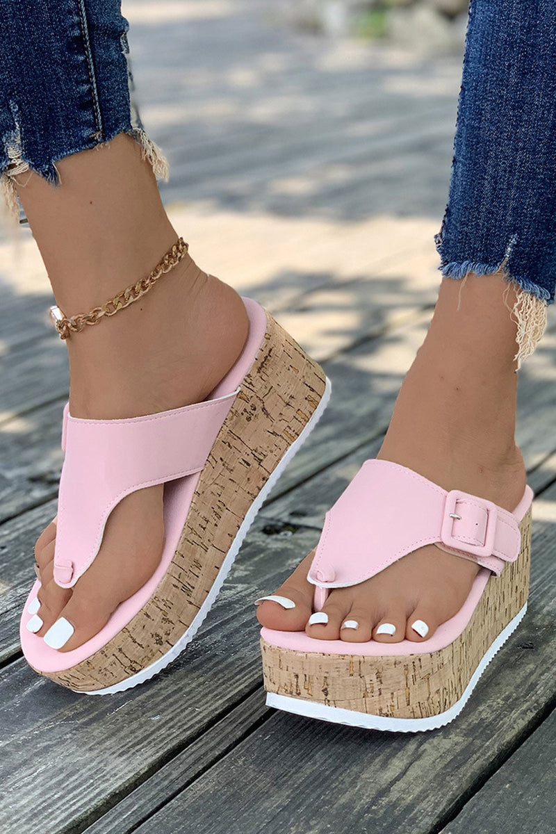 Effortlessly Elegant Sandals with a Timeless Design