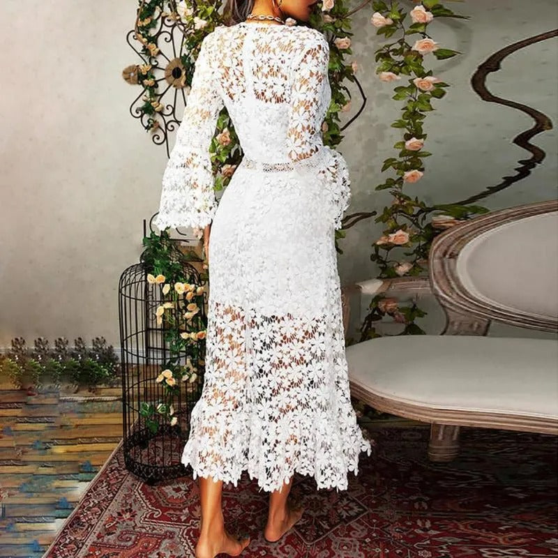 Classic Vintage Dress with a Flattering Fit