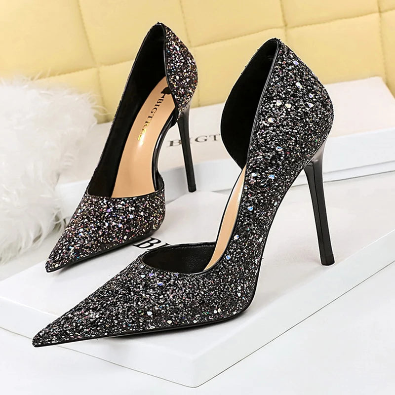 Polished Heels with an Effortless Classic Look