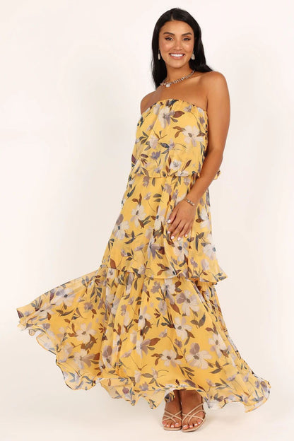 Gracefully Styled Dress for Any Occasion