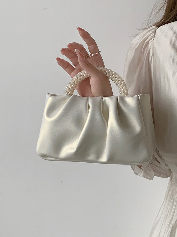 Well Tailored Bag with a Graceful Silhouette