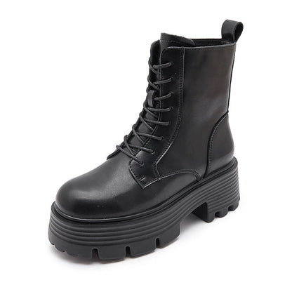 Beautifully Finished Boots in a Timeless Design