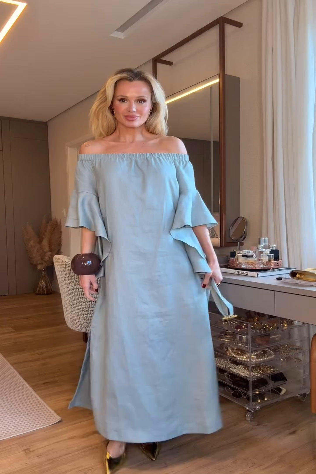 Classic Vintage Dress with a Flattering Fit