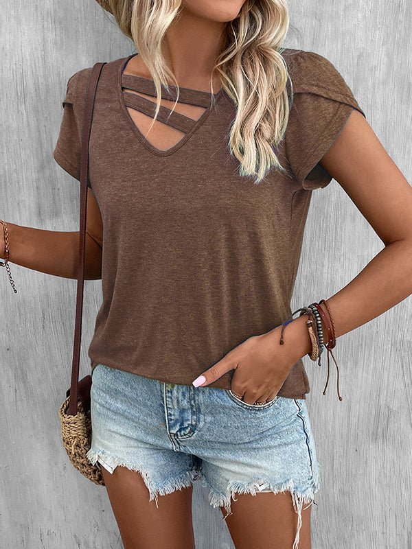 Effortlessly Elegant T-Shirt with a Timeless Design