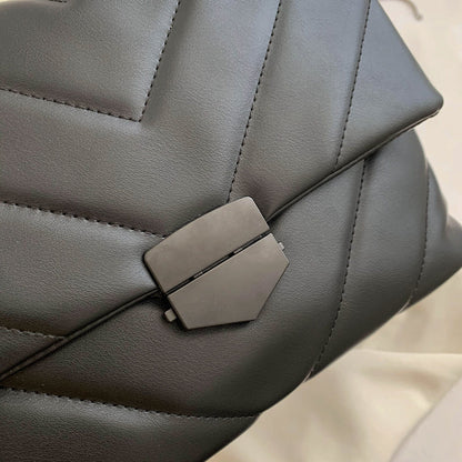 Polished Bag with an Effortless Classic Look
