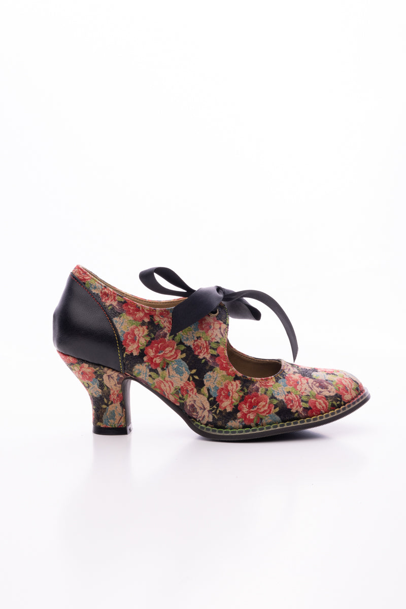 Beautifully Finished Garment in a Timeless Design
