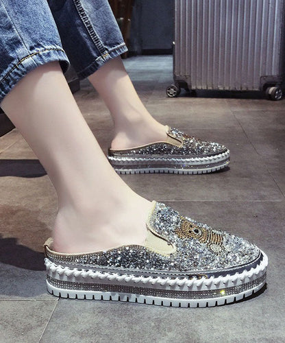 Well Tailored Sandals with a Graceful Silhouette