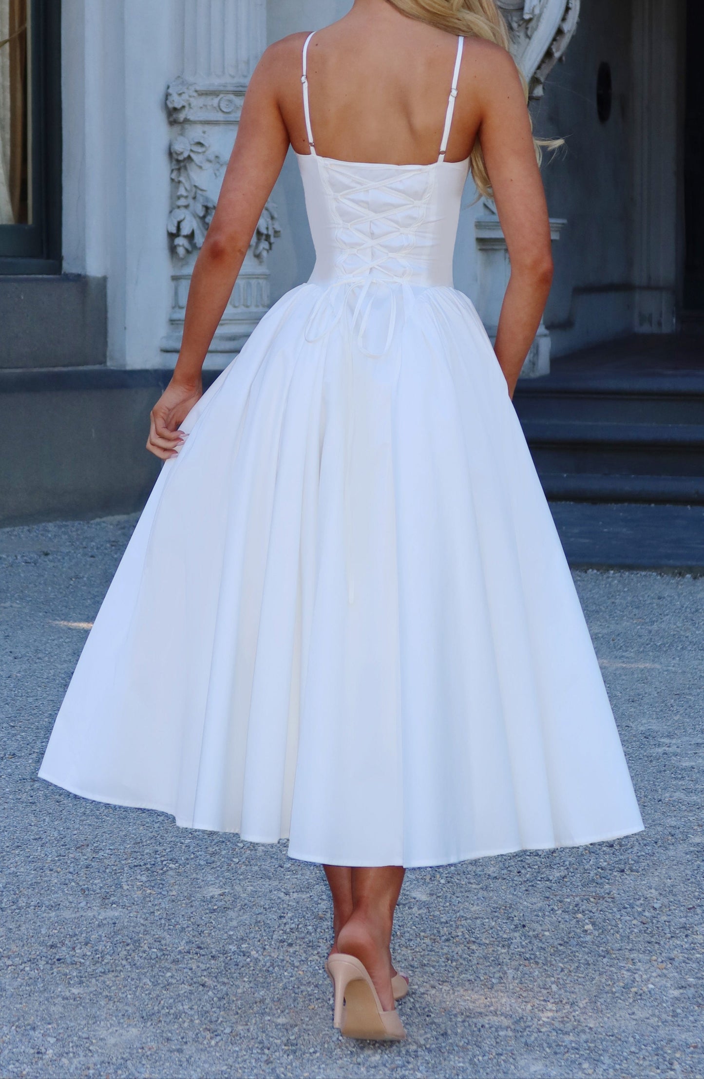 Classic Vintage Dress with a Flattering Fit