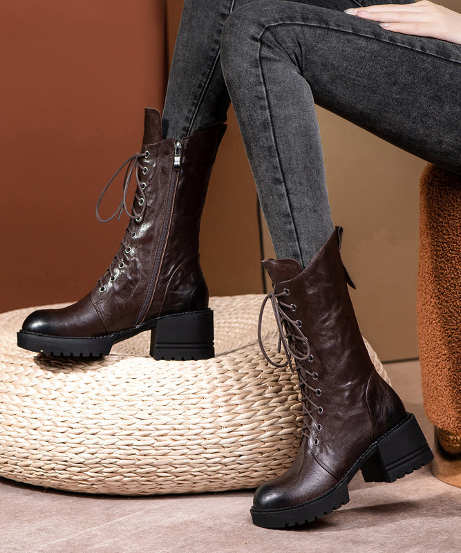 Effortlessly Elegant Boots with a Timeless Design