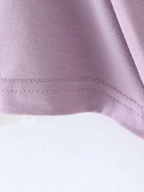 Effortlessly Elegant T-Shirt with a Timeless Design