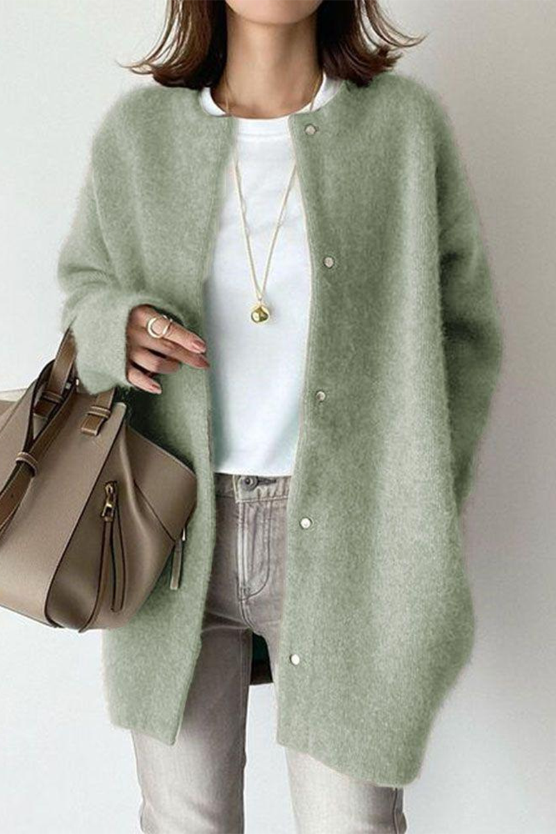 Sophisticated Garment with a Clean Classic Look