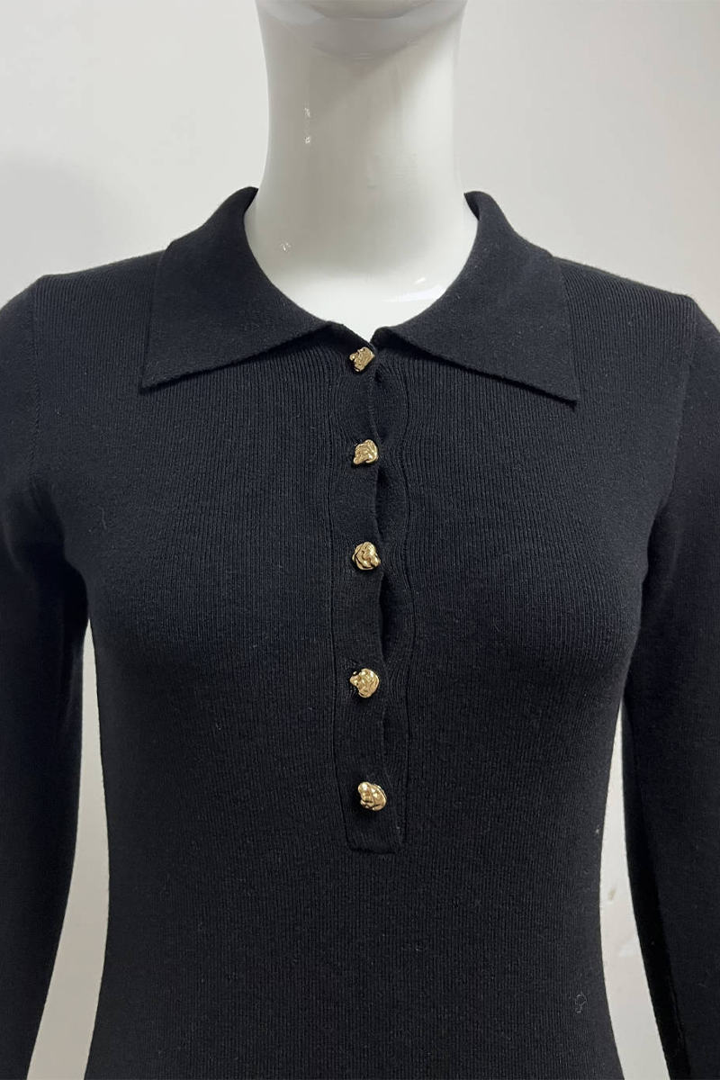 Classic Vintage Dress with a Flattering Fit