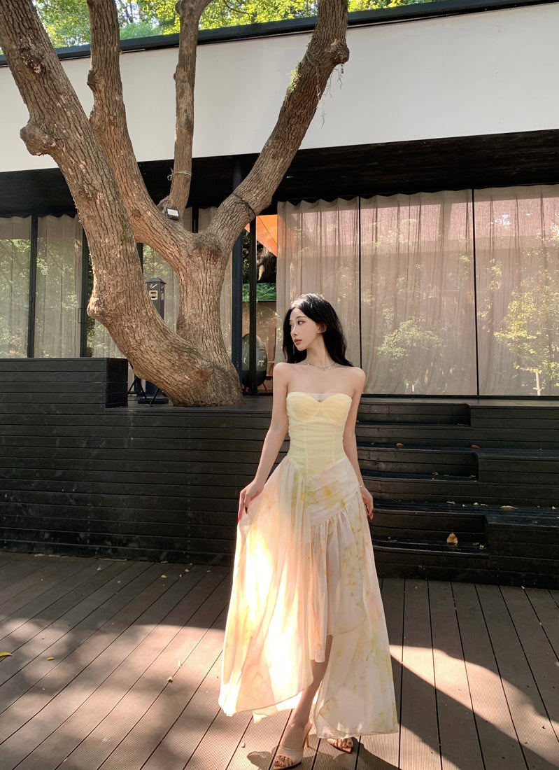 Well Tailored Dress with a Graceful Silhouette