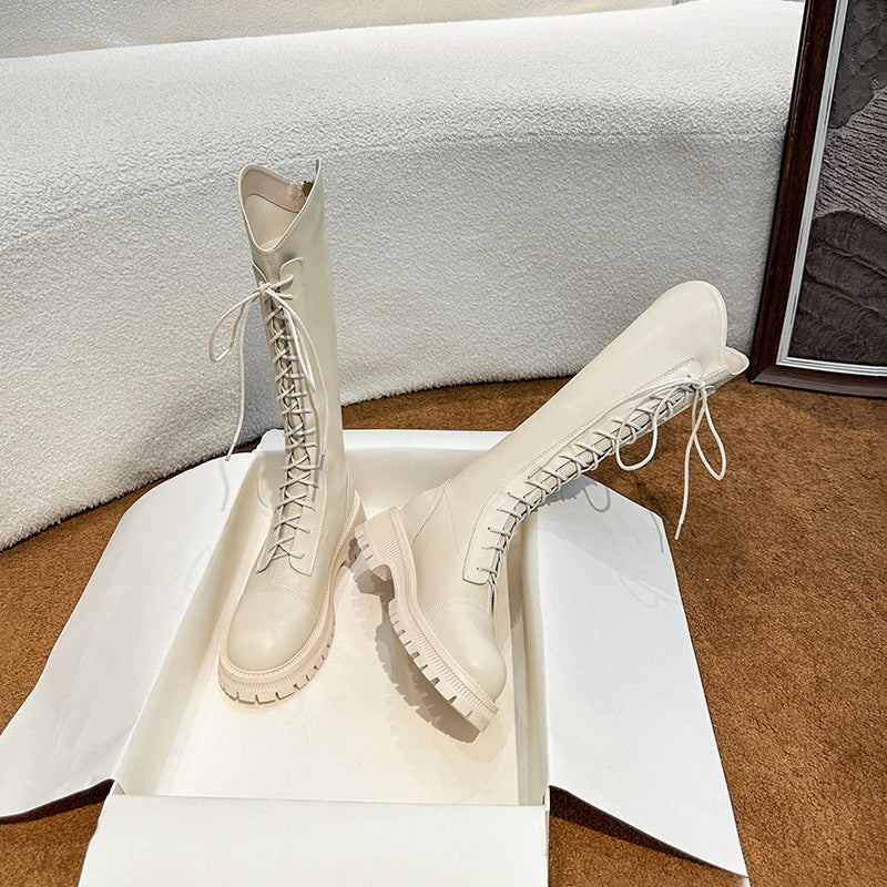 Effortlessly Elegant Boots with a Timeless Design