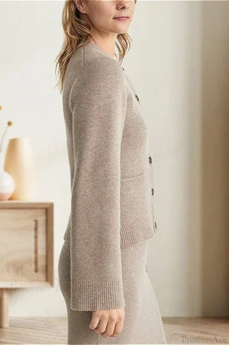 Beautifully Crafted Cardigan in a Classic Style
