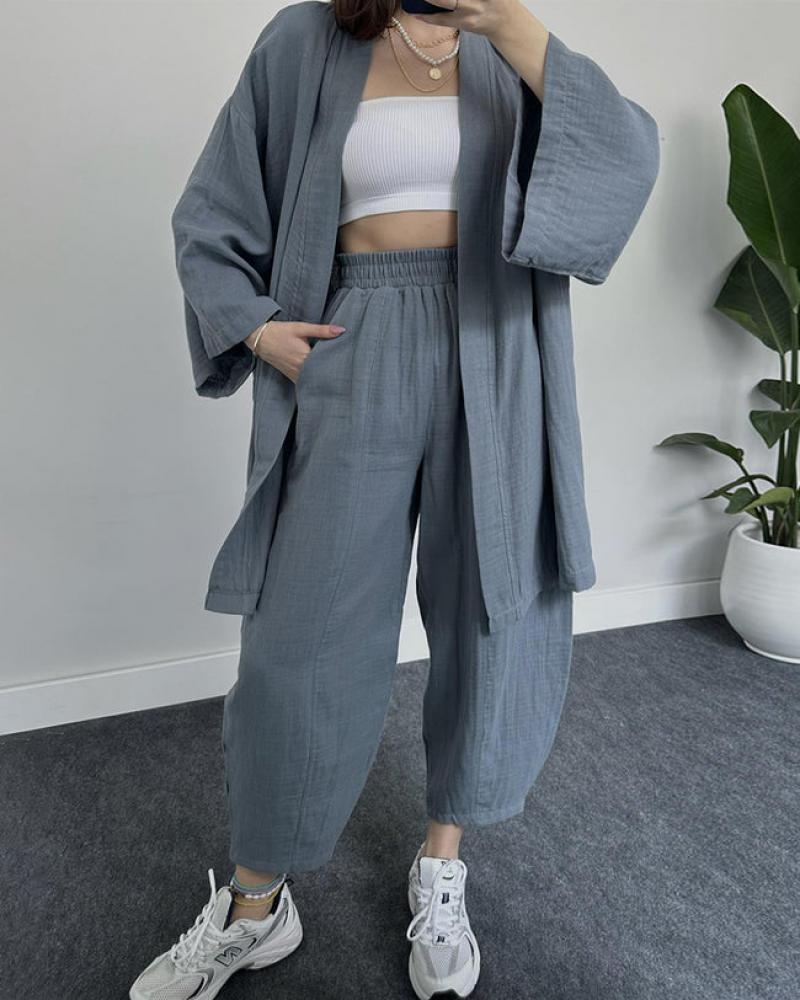 Effortlessly Elegant Garment with a Timeless Design