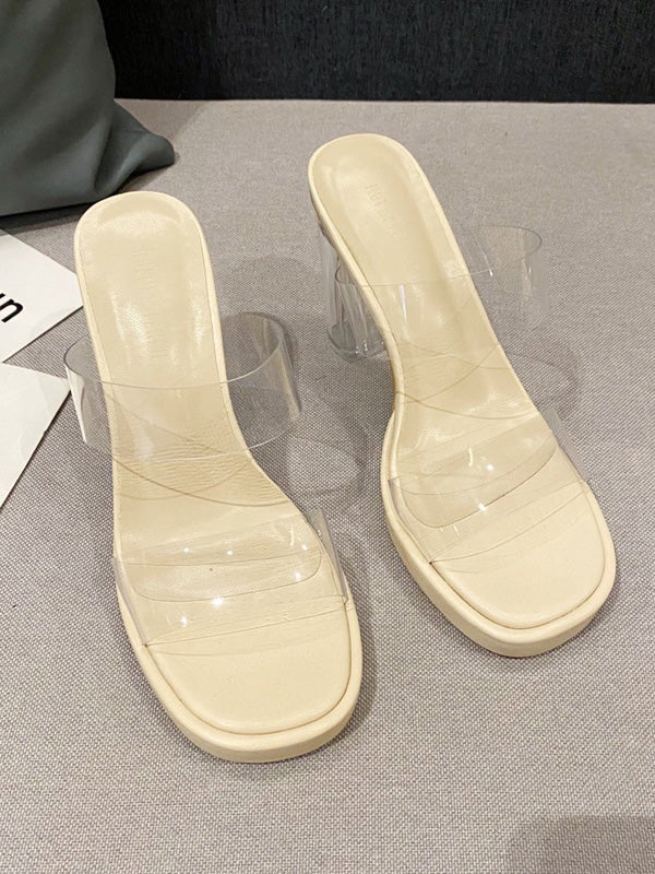 Well Tailored Sandals with a Graceful Silhouette
