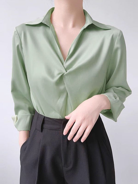 Beautifully Crafted Blouse in a Classic Style