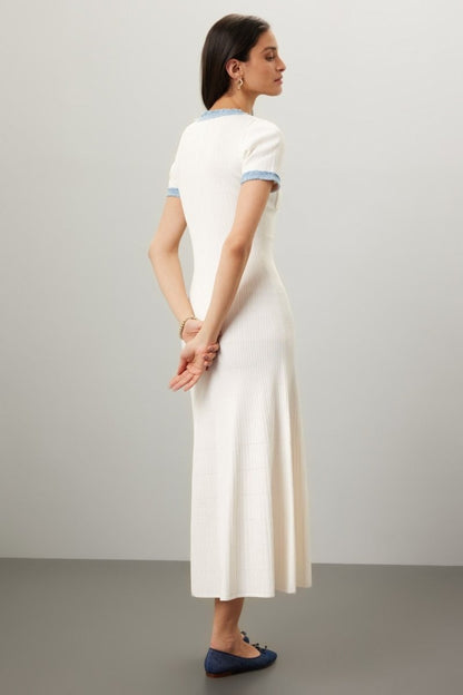 Classic Vintage & Enduringly Stylish Dress