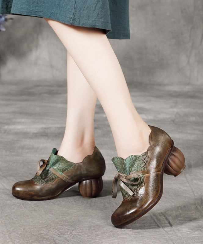 Effortlessly Elegant Heels with a Timeless Design