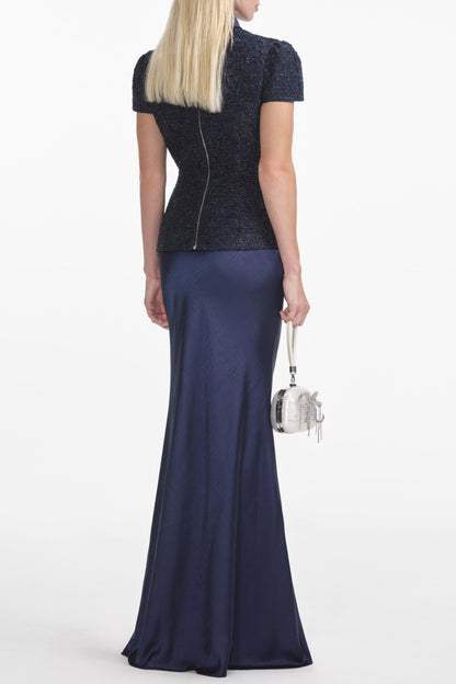 Well Tailored Garment with a Graceful Silhouette