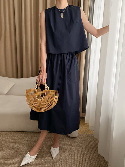 Effortlessly Elegant Garment with a Timeless Design