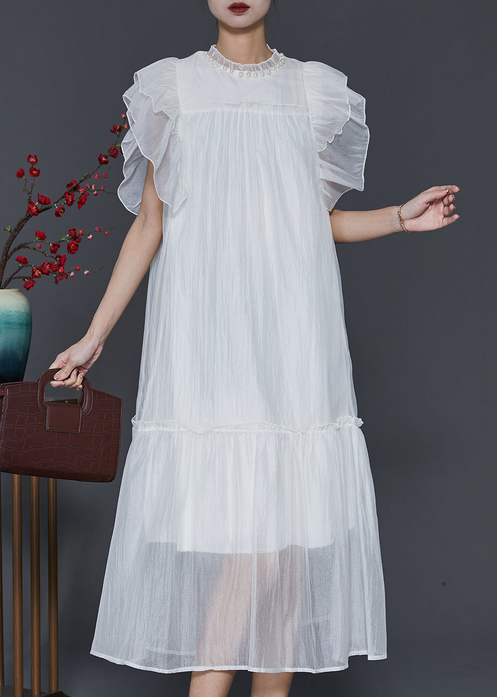 Beautifully Finished Dress in a Timeless Design