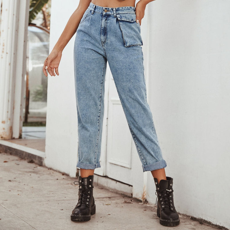 Well Tailored Pants with a Graceful Silhouette