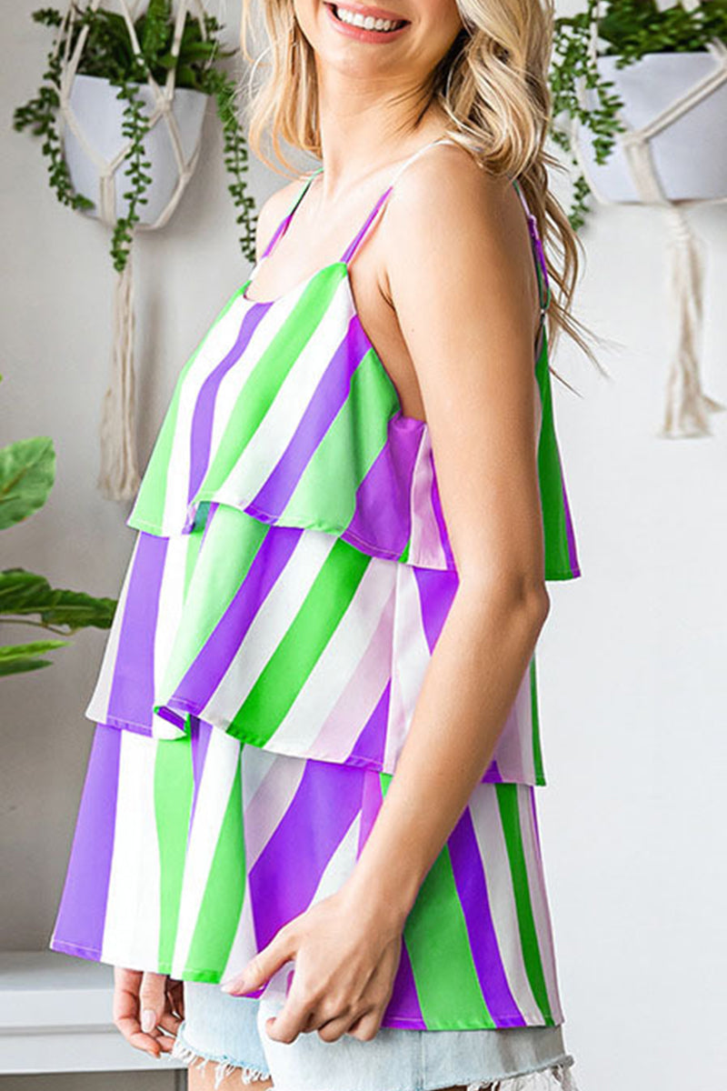 Well Tailored Top with a Graceful Silhouette