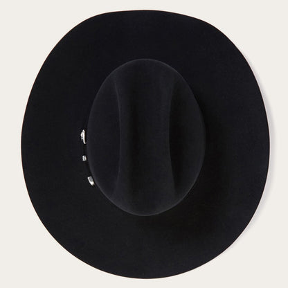 Well Tailored Garment with a Graceful Silhouette