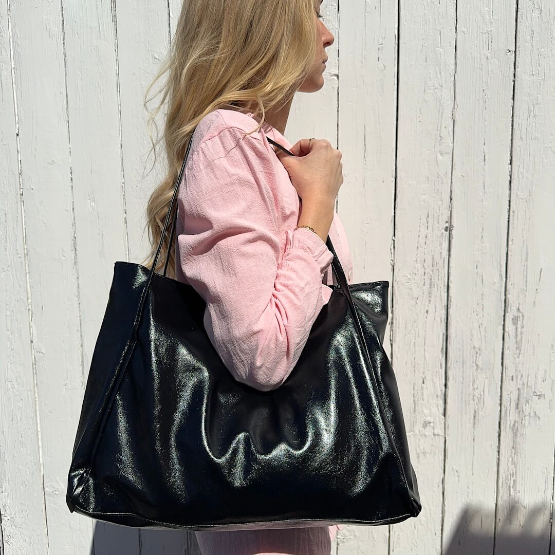 Effortlessly Elegant Bag with a Timeless Design