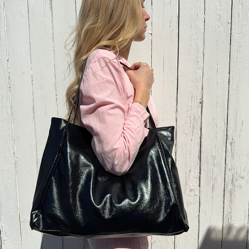 Effortlessly Elegant Bag with a Timeless Design