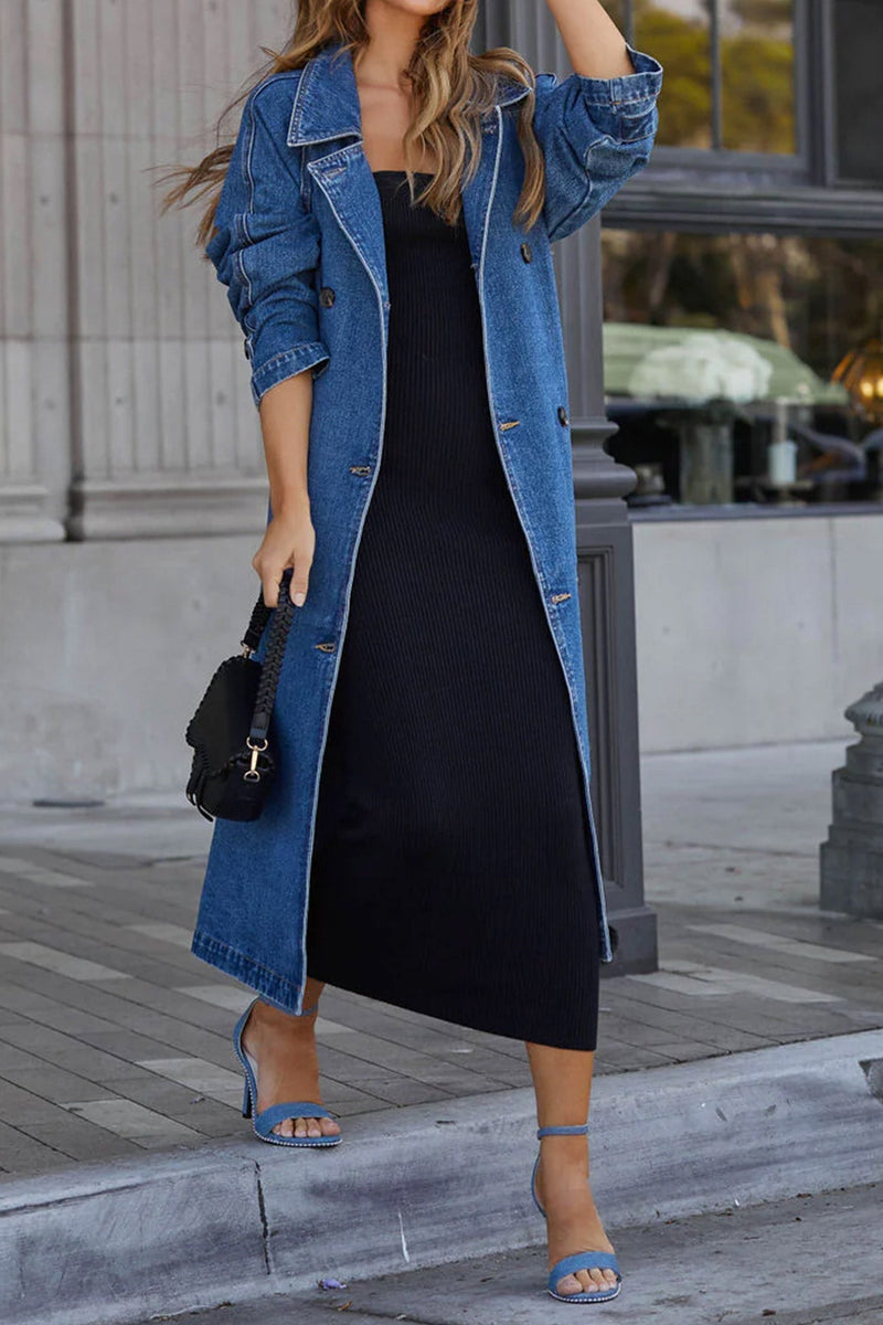 Beautifully Finished Coat in a Timeless Design